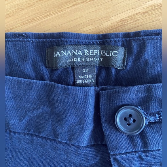 Banana Republic - Navy Blue ‘Aiden’ Short - Picture 3 of 3